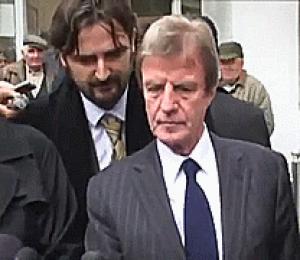 Gif avec les tags : Kouchner,drole,lol,organes,rire