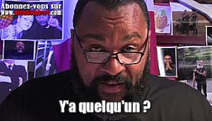 Gif avec les tags : Dieudo,absent,personne,quelqu'un,vide