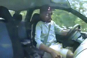 Gif avec les tags : conduire,voiture,volant