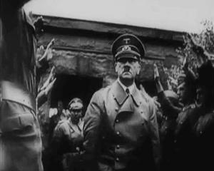 Gif avec les tags : Hitler,allemand,nazi