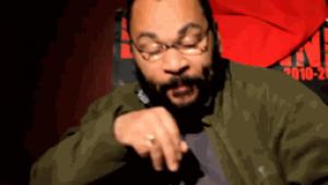 Gif avec les tags : crache,merde