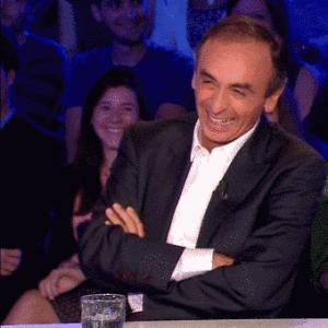 Gif avec les tags : lol,rire,zemmour