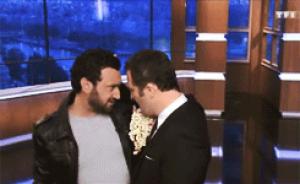 Gif avec les tags : Arthur,Cyril Hanouna,fleurs