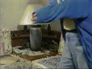 Gif avec les tags : chinois,journal,mépris,pota