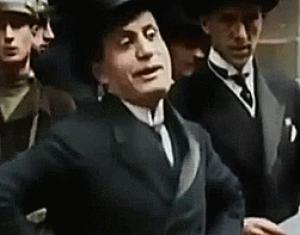 Gif avec les tags : Mussolini,benito,parler