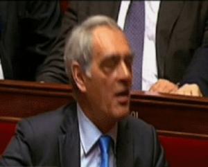 Gif avec les tags : assemblée nationale,doigt d'honneur,fuck you,henri emmanuelli