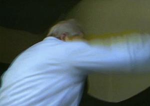 Gif avec les tags : Jean-Marie Le Pen,boxe,frappe,gants