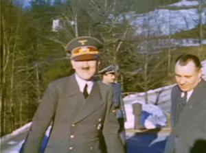 Gif avec les tags : Hitler,allons y,bravo,fête