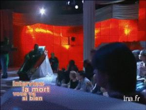Gif avec les tags : Ardisson,interview,tout le monde en parle