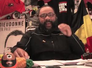 Gif avec les tags : Dieudo,quenelle,quenelles multiples,sourire