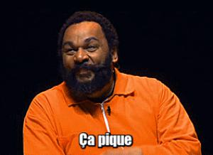 Gif avec les tags : Dieudo,accroche,la bête immonde,orange,pique