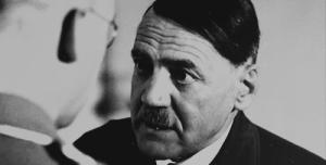 Gif avec les tags : Hitler,ferme la