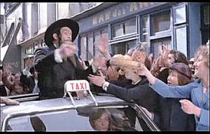 Gif avec les tags : BON ANNIVERSAIRE,Bar Mitzvah,Louis de funès,Rabbi Jacob,ananas,voiture