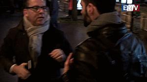 Gif avec les tags : ERTV,Frédéric Haziza,Haziza,Vincent Lapierre,agression,bagarre,dîner du crif 2016,fight