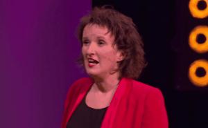 Gif avec les tags : anne roumanoff,cerveau,malade