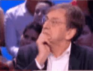 Gif avec les tags : Finkielkraut,finky,menton,nerveux