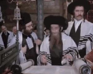 Gif avec les tags : Louis de funès,Rabbi Jacob,lire,lunettes,torah