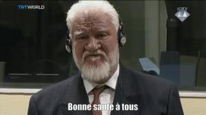 Gif avec les tags : Slobodan Praljak,boire,boit,croate,glom,santé,suicide,verre