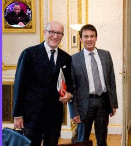 Gif avec les tags : Jakubowicz,Valls,quenelle