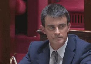 Gif avec les tags : Valls,réaction,sourcil,sourire