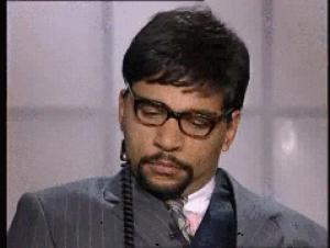 Gif avec les tags : mépris,oreillette,professeur