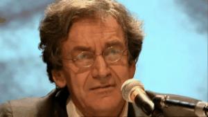 Gif avec les tags : Finkielkraut,rire