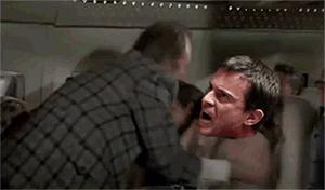 Gif avec les tags : Valls,avion,frapper,tapper