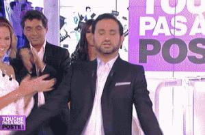 Gif avec les tags : Cyril Hanouna,danse