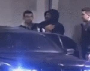 Gif avec les tags : Dieudo,capuche,nazi,salut