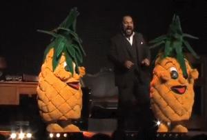 Gif avec les tags : ananas,danse,spectacle